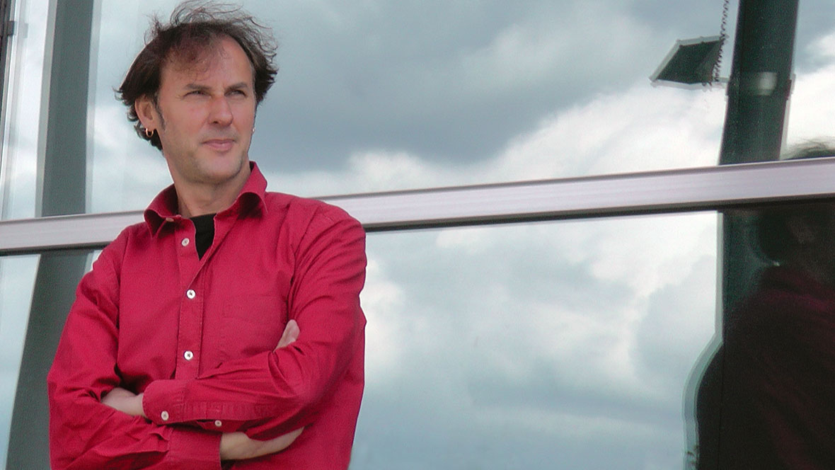 the artist joão ricardo de barros oliveira